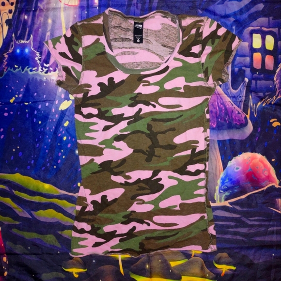 Vintage Y2K Pink Camo Top - Picture 2 of 11